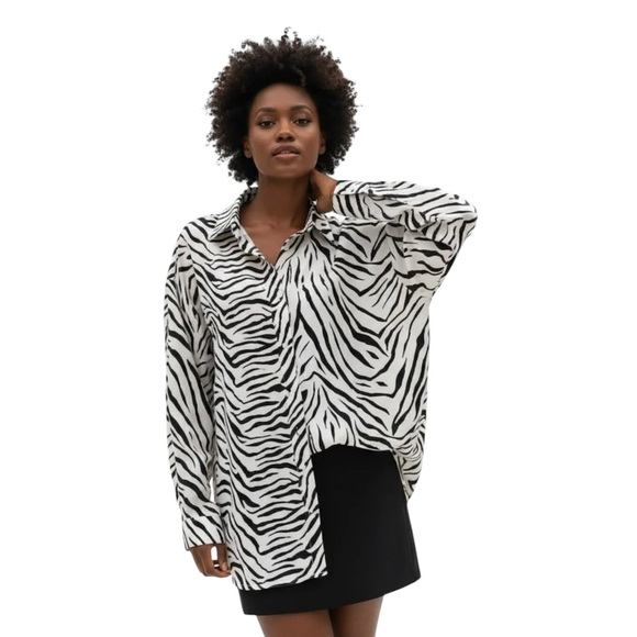 H&M Oversized Zebra Print Long Sleeve Button-Up Shirt - Black & Cream - Picture 3 of 10